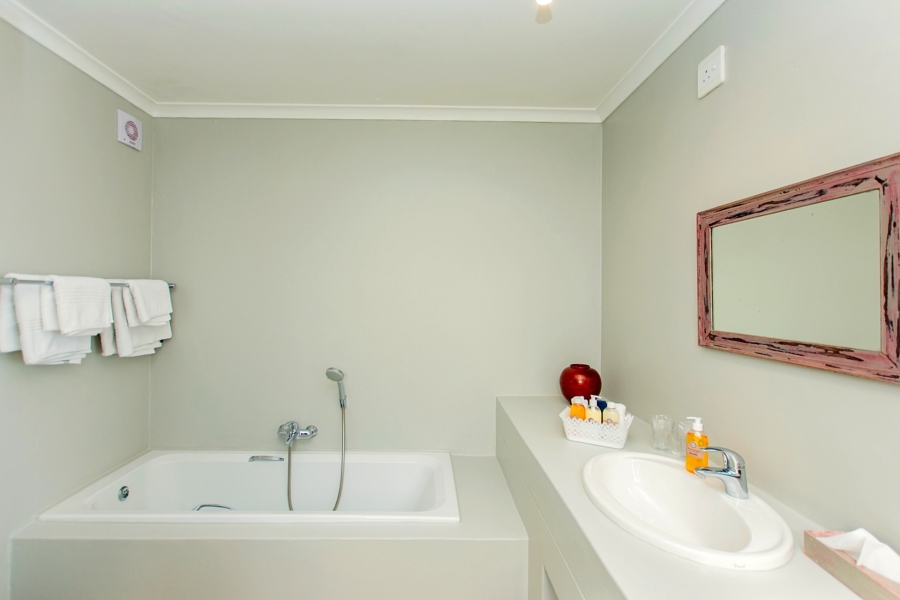 9 Bedroom Property for Sale in Shelley Point Western Cape